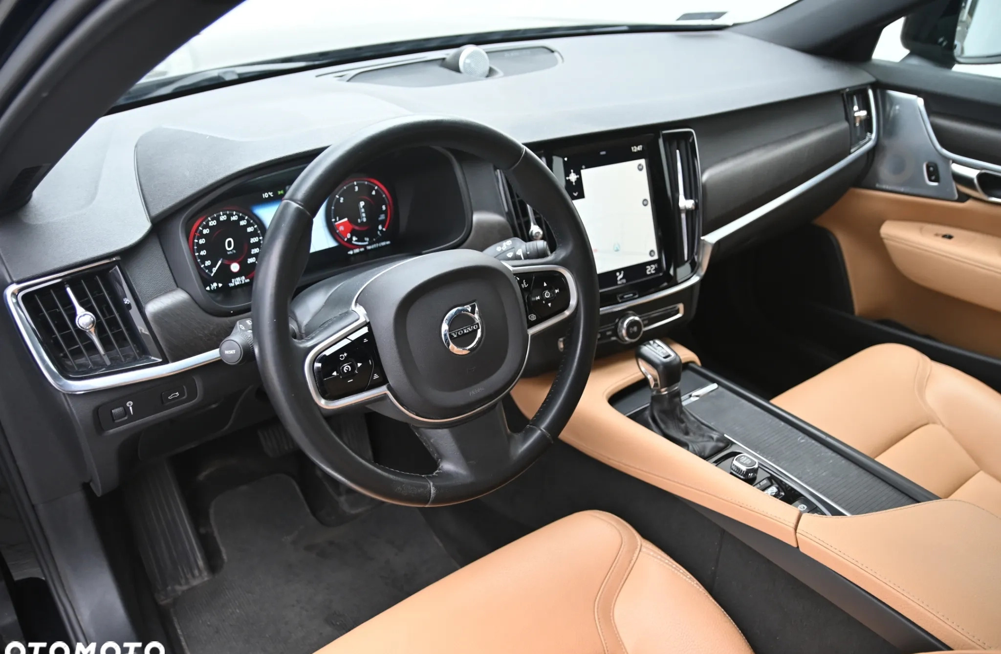 Volvo V90 Cross Country cena 103000 przebieg: 219518, rok produkcji 2017 z Lwówek małe 379